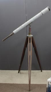 Appraisal: Full Standing Telescope w Tripod Full Standing Telescope w Tripod