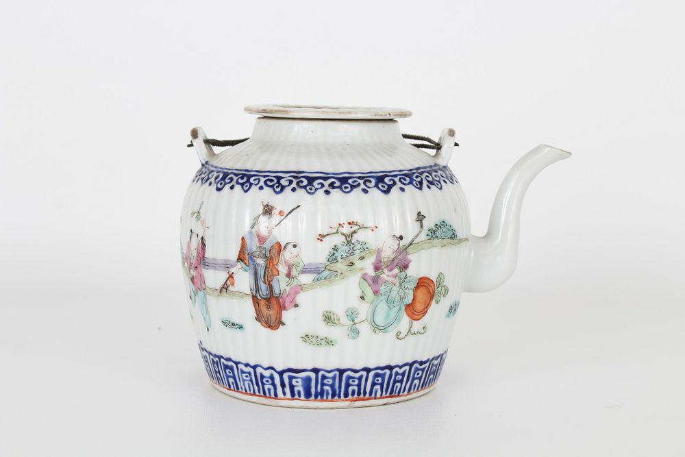 Appraisal: Chinese Qing Dynasty Famille Rose Teapot Chinese Qing Dynasty Famille