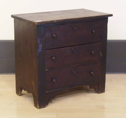 Appraisal: Child's pine chest of drawers th c h x w