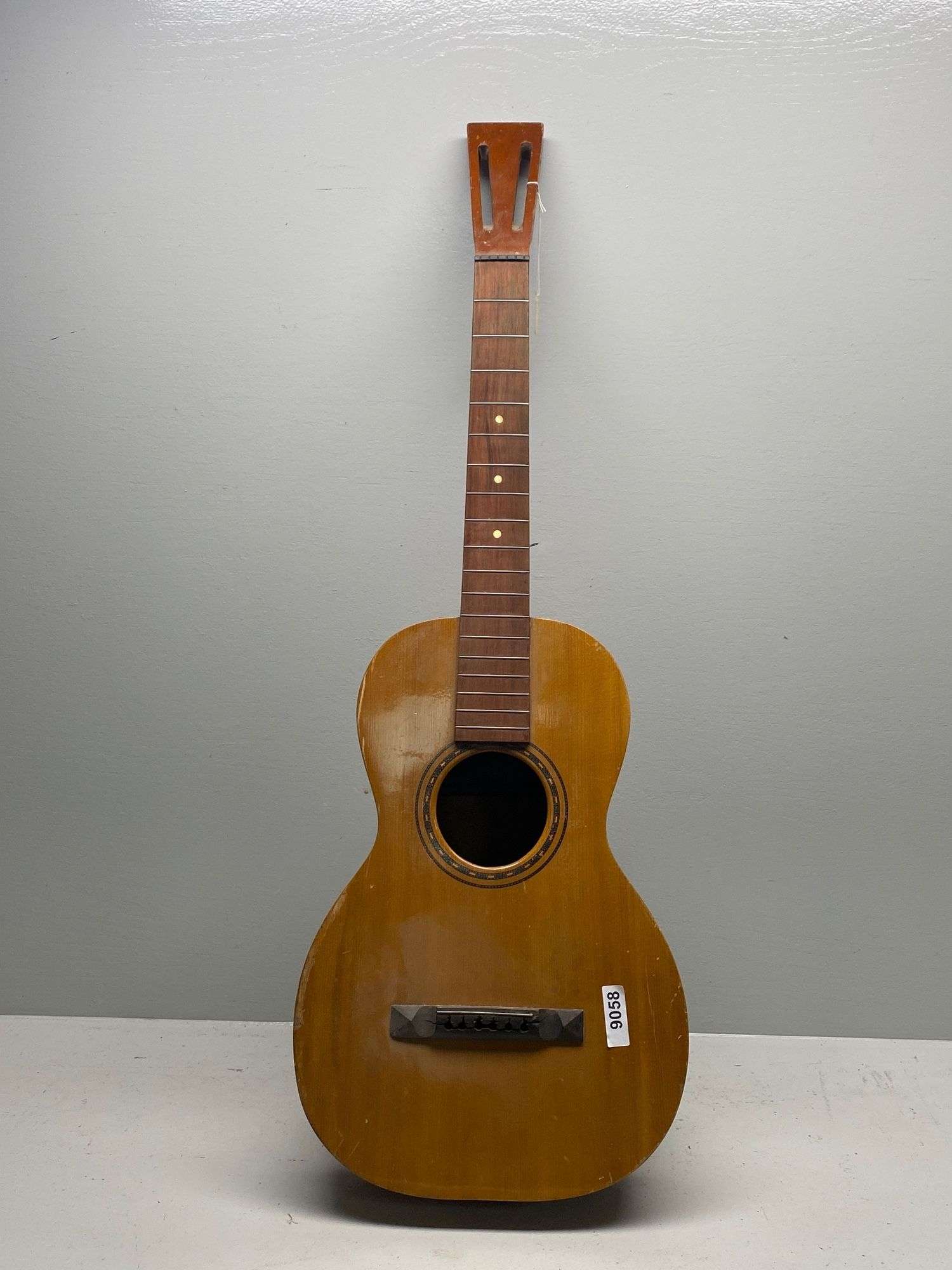 Appraisal: Antique Brooklyn size II acoustic guitarAntique Brooklyn size II acoustic