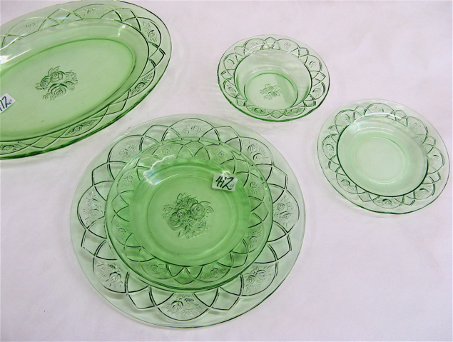 Appraisal: GREEN DEPRESSION GLASS TABLEWARE pieces Federal Glass Co Rosemary aka