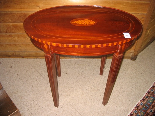 Appraisal: FEDERAL STYLE INLAID MAHOGANY LAMP TABLE having an oval top