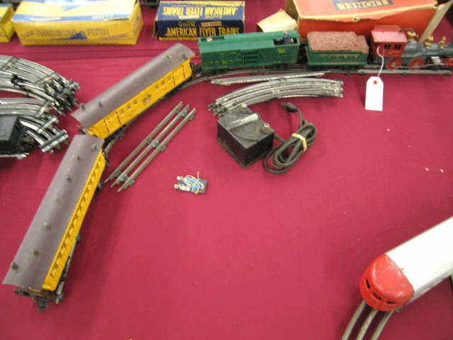 Appraisal: Lionel Train Set - - Steam Engine with tender Wells