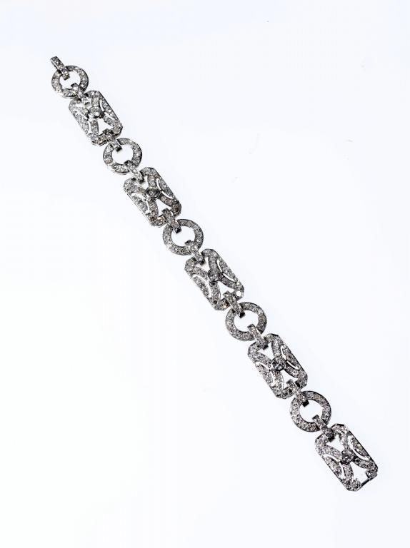 Appraisal: AN ART DECO DIAMOND BRACELET the oblong panels linked by