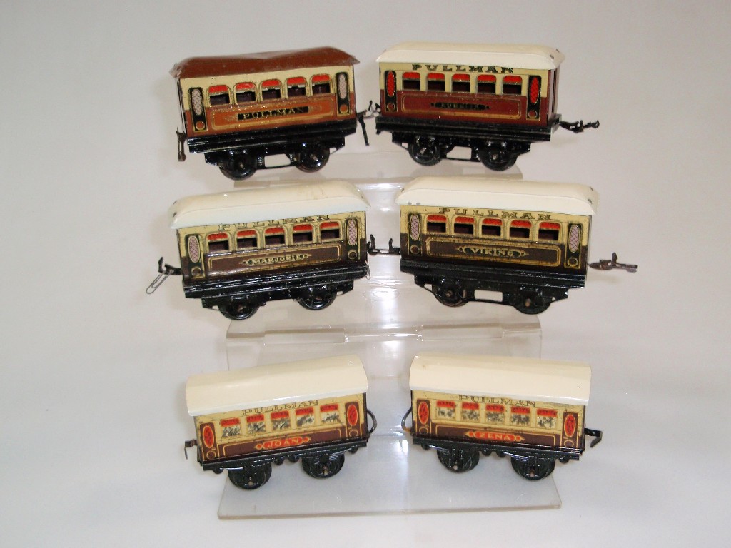 Appraisal: Six Hornby series tin plate Pullman carriages