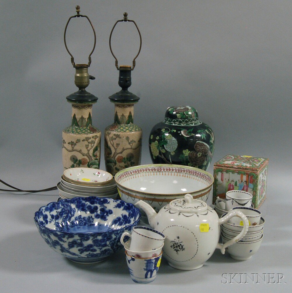 Appraisal: Approximately Thirty-one Pieces of Chinese and Chinese Export Porcelain including