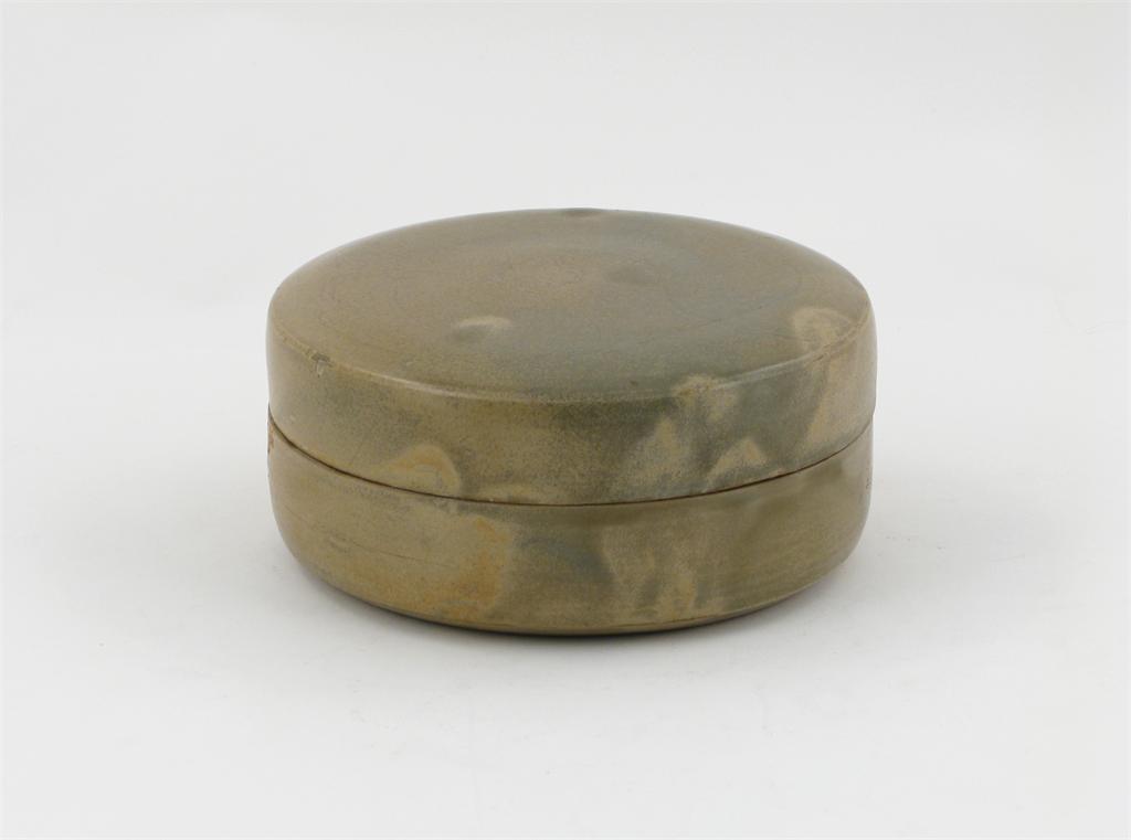 Appraisal: A Chinese yue ware cylindrical box and cover