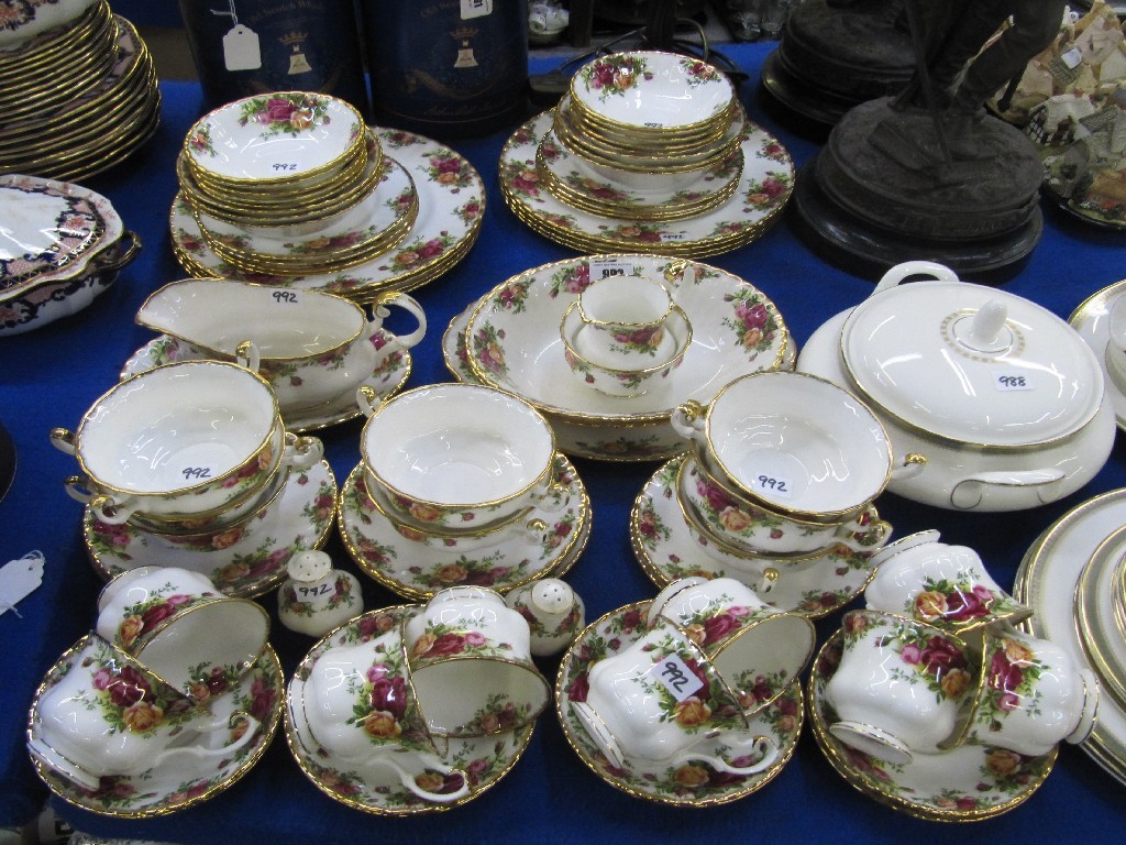 Appraisal: Royal Albert Old Country Roses tea and dinner service to