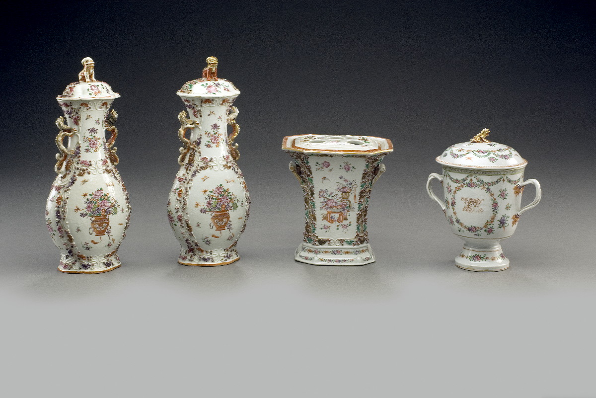 Appraisal: PAIR OF CHINESE EXPORT PORCELAIN 'MANDARIN PALETTE' GARNITURE VASES AND