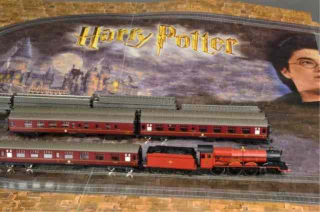 Appraisal: HARRY POTTER ELECTRIC TRAIN SETMade by Marklin including '' L