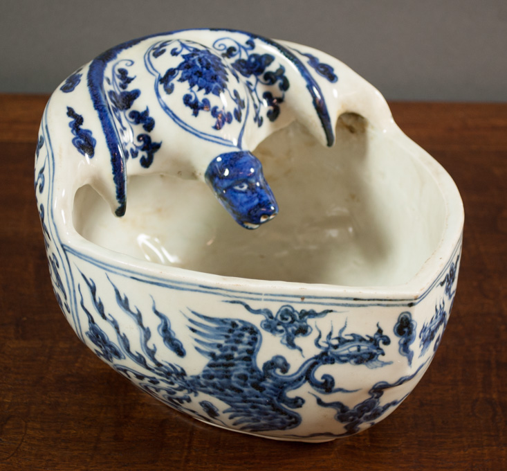 Appraisal: CHINESE PORCELAIN BLUE AND WHITE BRUSH WASHER with dragon and