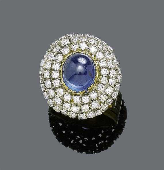 Appraisal: DIAMOND AND SAPPHIRE RING Yellow and white gold Very decorative