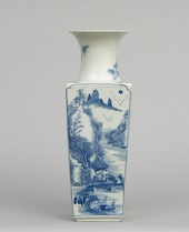 Appraisal: A Chinese Blue White Vase A Chinese porcelain vase with