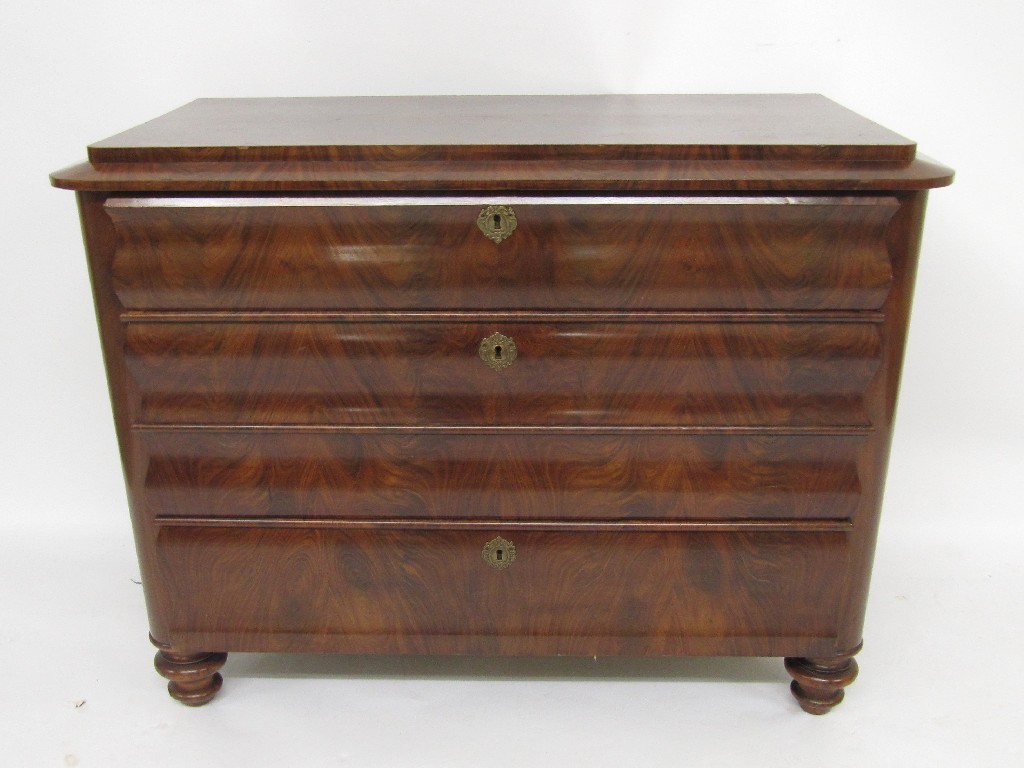 Appraisal: A Victorian Biedermeier chest of drawers bearing three drawers and