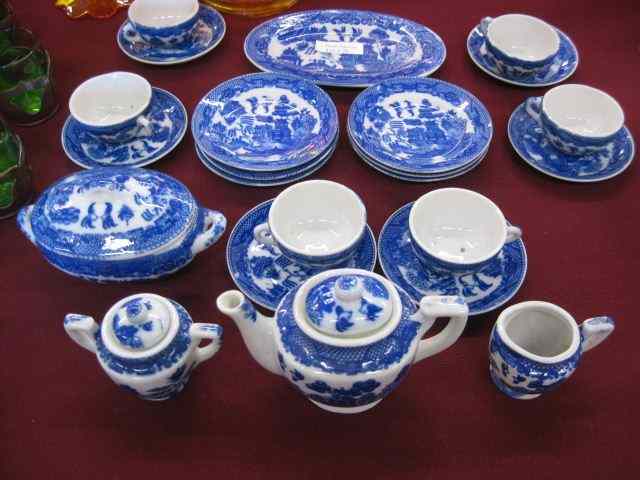 Appraisal: pc ''Blue Willow'' Child's Tea Set cups saucers plates teapot