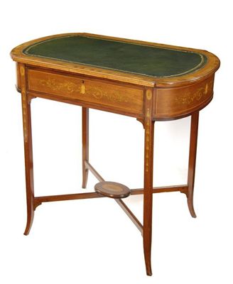 Appraisal: An Edwardian mahogany and marquetry lady's writing table the oval