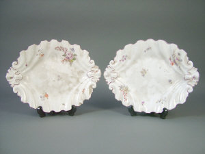 Appraisal: A pair of Chelsea plates mid th century with scallop