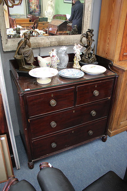 Appraisal: A LATE TH OR EARLY TH CENTURY MAHOGANY CHEST OF