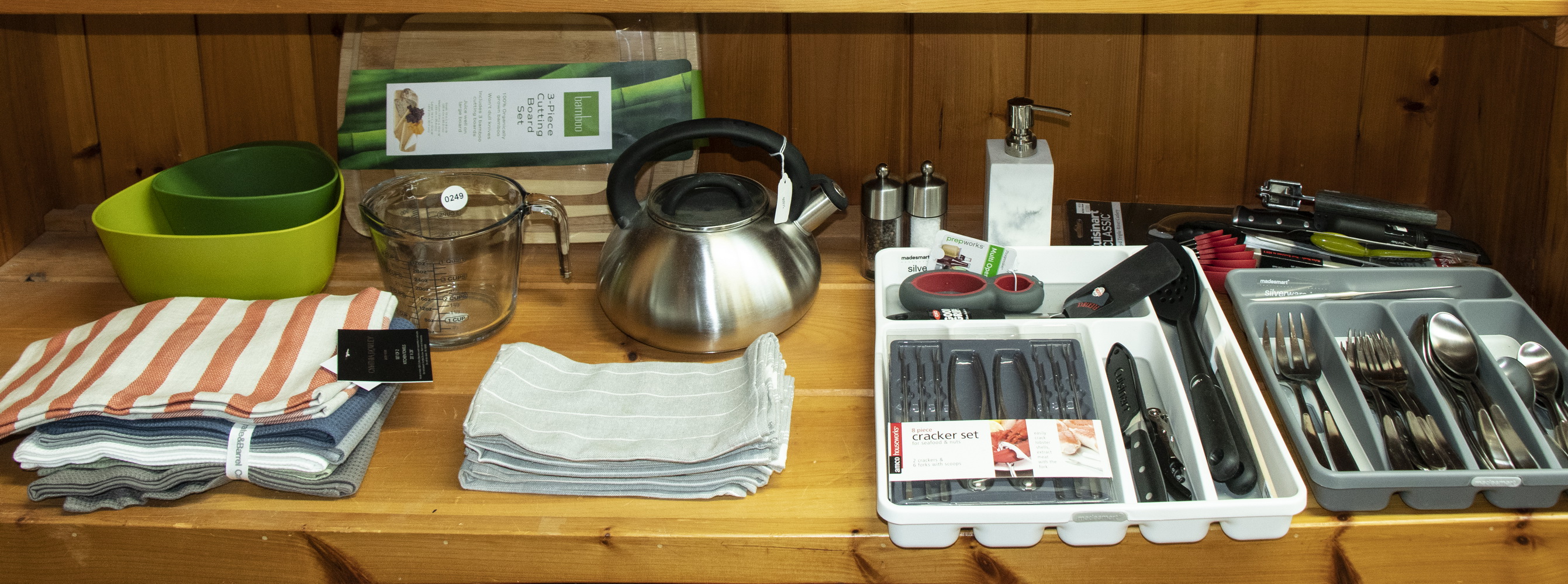 Appraisal: -PIECE KITCHEN STARTER SET Set of assorted kitchen tools and