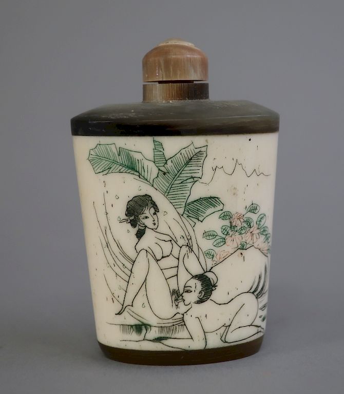 Appraisal: Horn Erotic Snuff Bottle Horn erotic snuff bottle th c