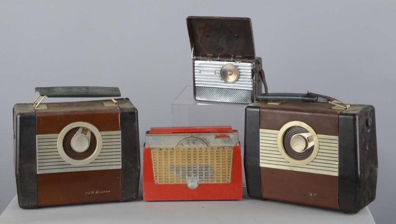 Appraisal: Lot of Portable AM Radios Inclduing - Zenith Universal AM