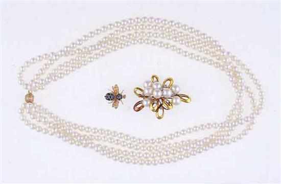 Appraisal: Diamond and pearl brooch bee brooch and pearl necklace floral-form