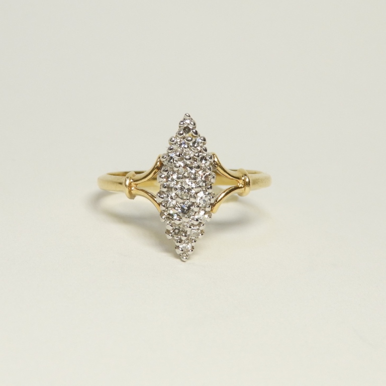 Appraisal: K YELLOW GOLD MARQUISE DESIGN DIAMOND RING th CenturyEighteen cut