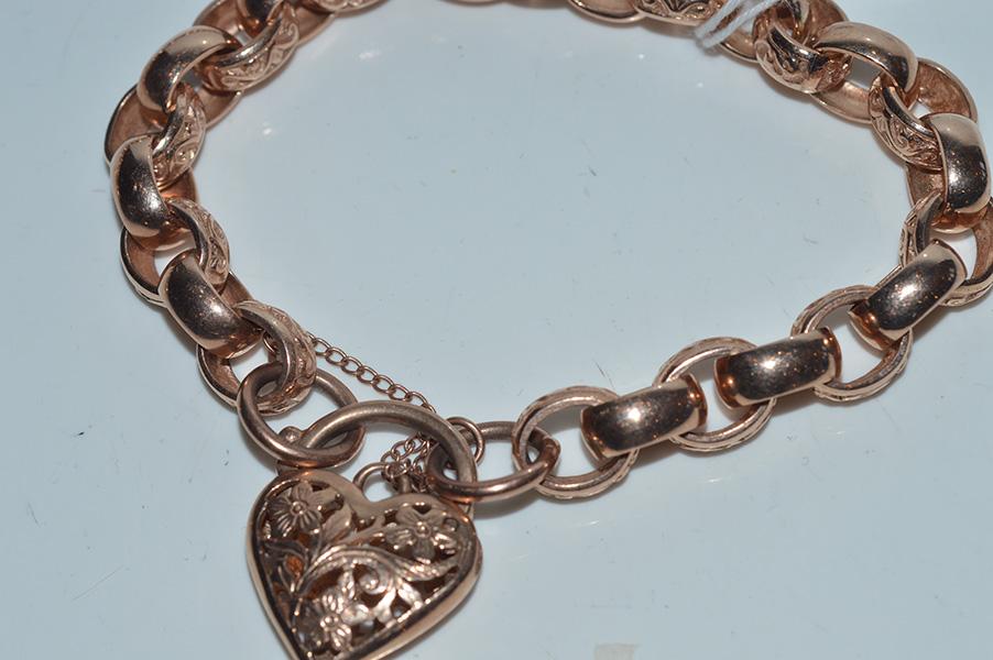 Appraisal: A DAY AND NIGHT BELCHER LINK BRACELET TO HEART PADLOCK