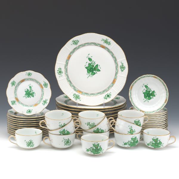 Appraisal: HEREND CHINESE BOUQUET APPONYI GREEN DINNER AND TEA SET Including