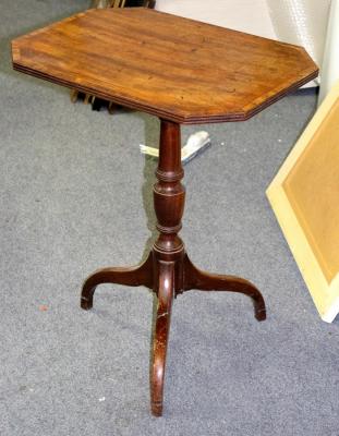 Appraisal: An early th Century mahogany table on a turned column