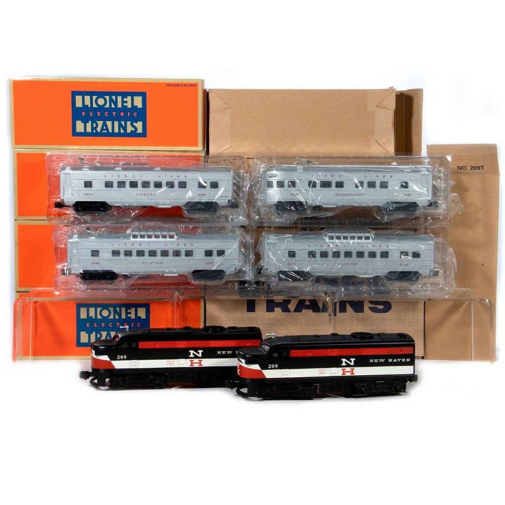 Appraisal: Lionel O Gauge LCCA Piece New Haven Passenger Train Set