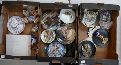 Appraisal: A large collection of commemorative and decorative wall plates and