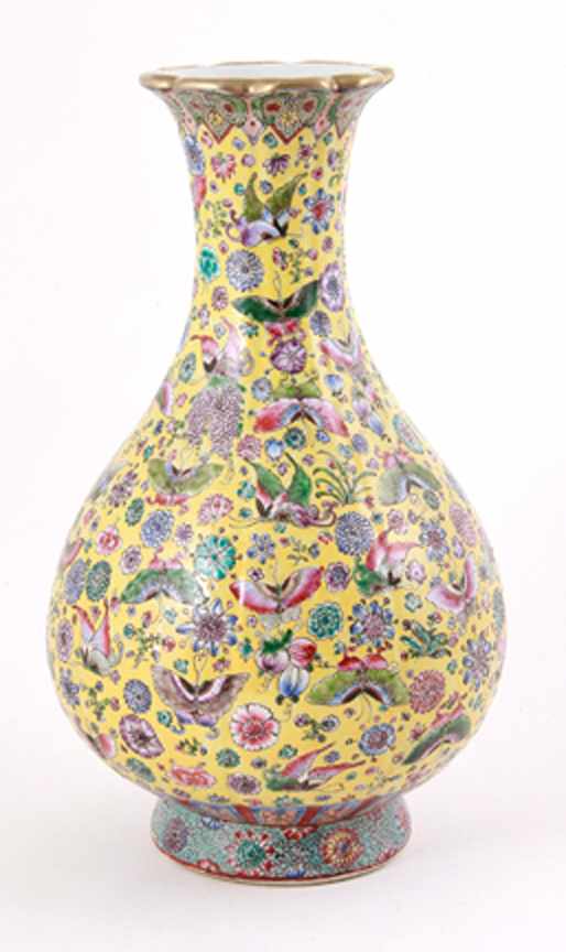 Appraisal: Chinese famille rose porcelain vase with six-character mark Kangxi -