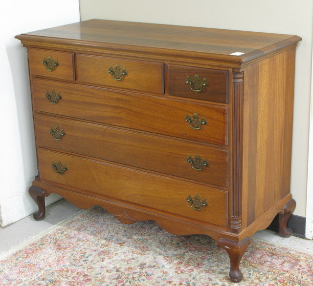 Appraisal: QUEEN ANNE STYLE MAHOGANY CHEST OF DRAWERS American mid- th