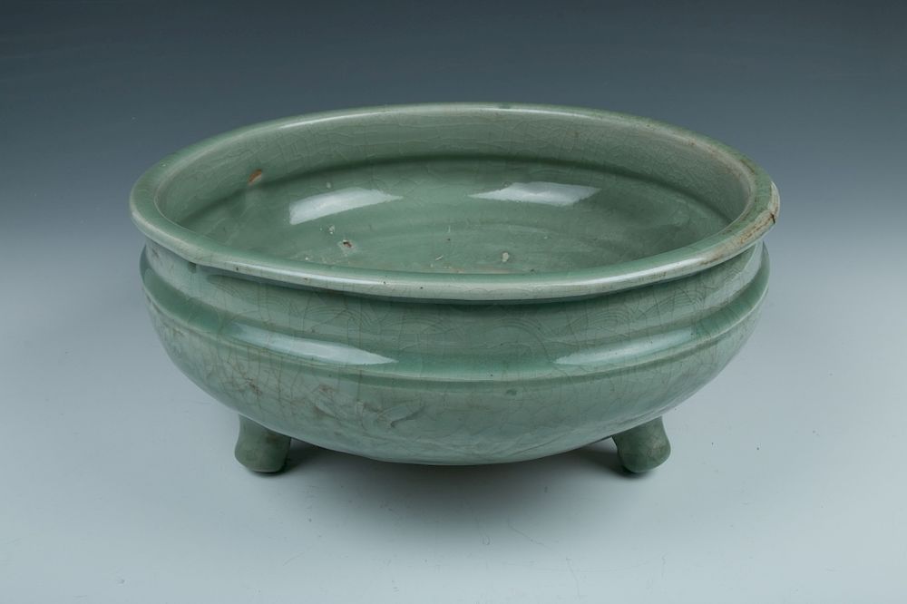 Appraisal: LONGQUAN CELADON TRIPOD NARCISSUS BOWL TH TH C Of short