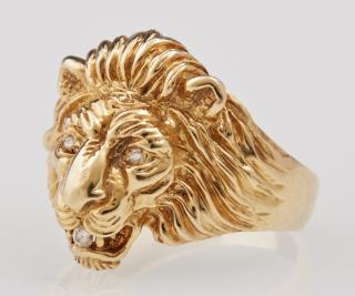 Appraisal: Man's K Yellow Gold Dinner Ring in the form of