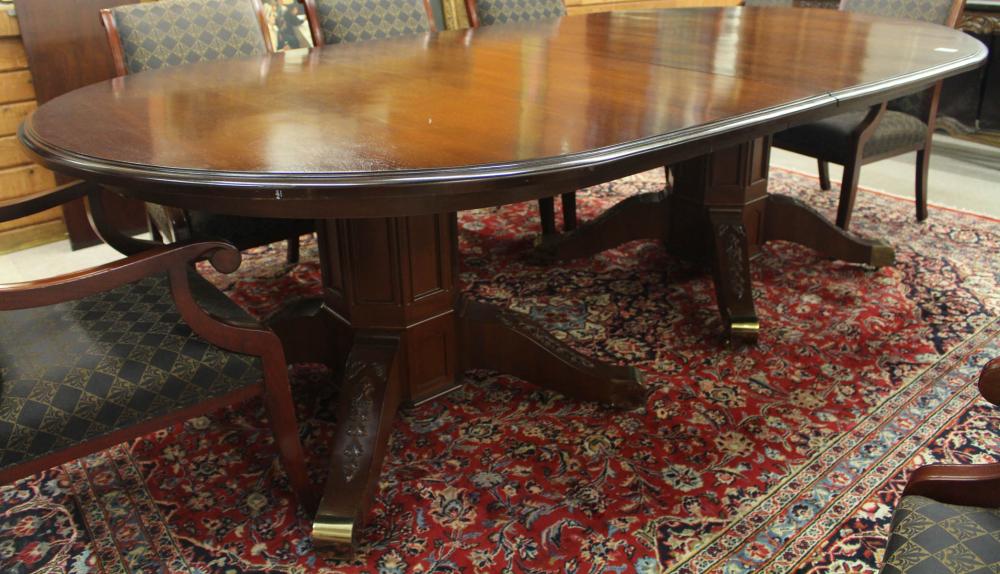 Appraisal: FEDERAL STYLE MAHOGANY BANQUET TABLE WITH LEAF the oblong top