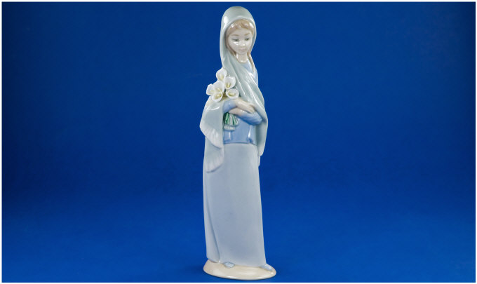 Appraisal: Lladro Figure Mary and lilies Daisa No D N inches