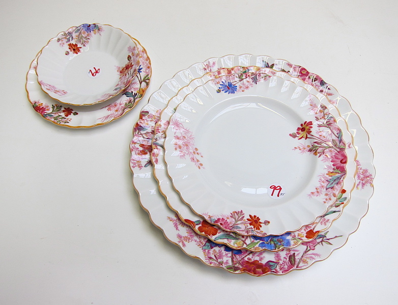 Appraisal: SPODE CHINA SET thirty-five pieces in the Chelsea Garden pattern