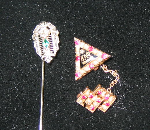 Appraisal: TWO GOLD PINS A Kappa Alpha Theta k yellow gold