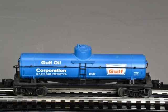 Appraisal: LIONEL GULF DIE - CAST TANK CARTank car with die-cast