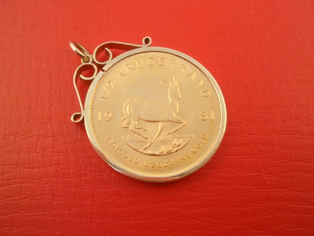 Appraisal: A Krugerrand in a pendant mount