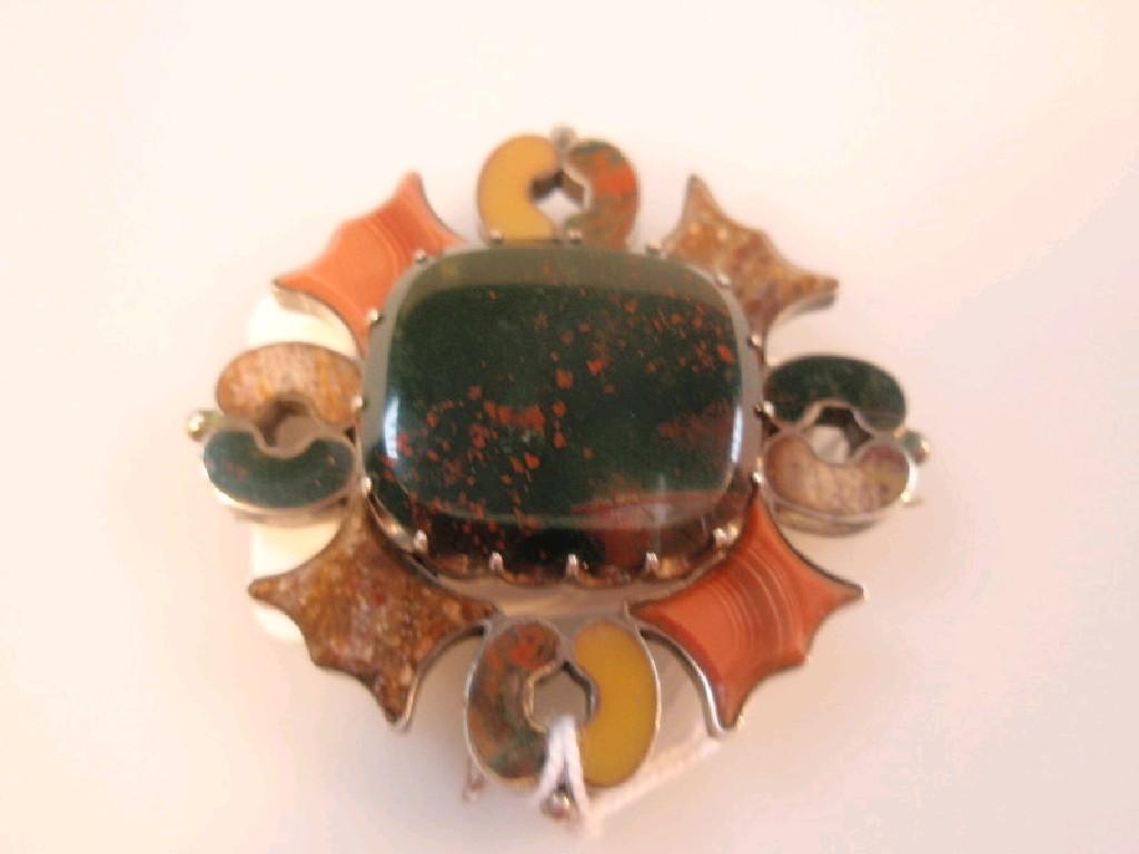 Appraisal: A Scottish agate and white metal brooch