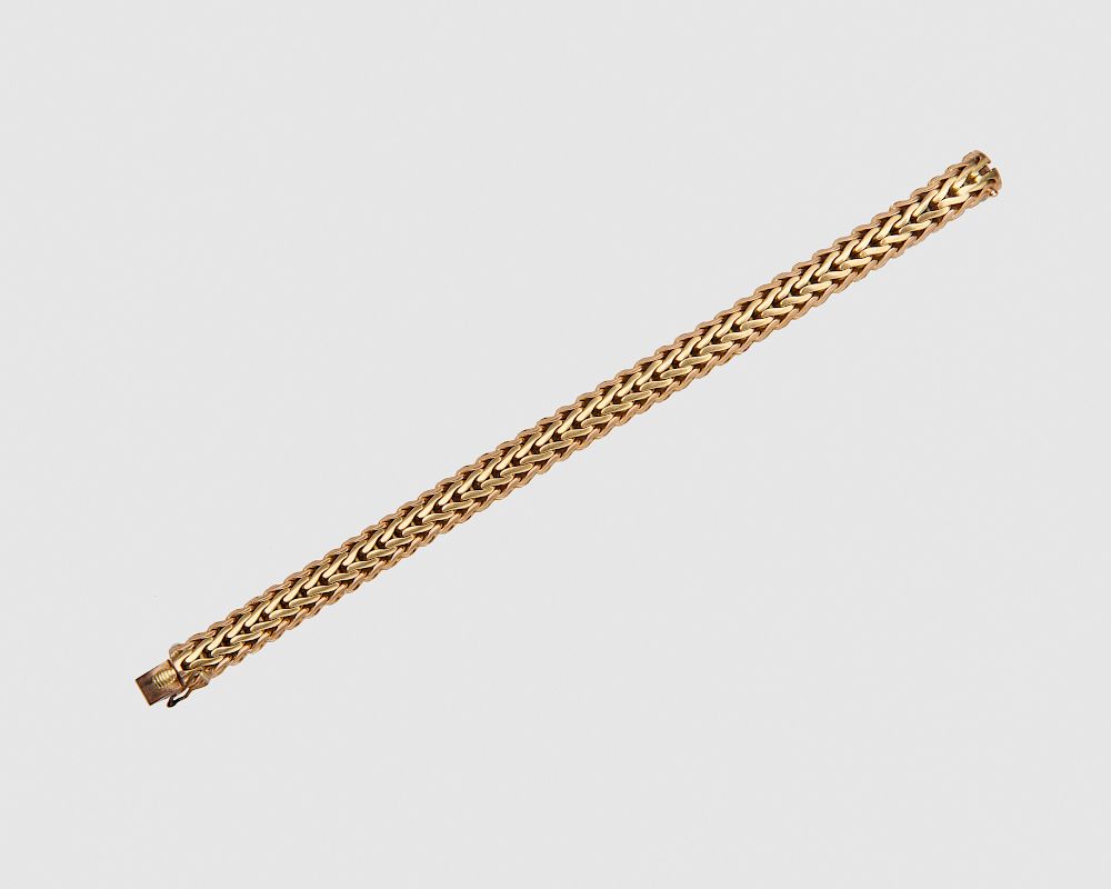 Appraisal: K Gold Bracelet K Gold Bracelet of flattened flexible wheat