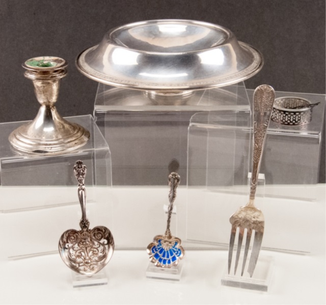 Appraisal: To include Gorham sterling bon bon spoon with blue insets