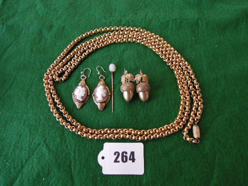 Appraisal: A small collection of th century jewellery including a pair