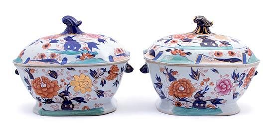 Appraisal: A Pair of Mason's Ironstone Japan Pattern Tureens and Covers