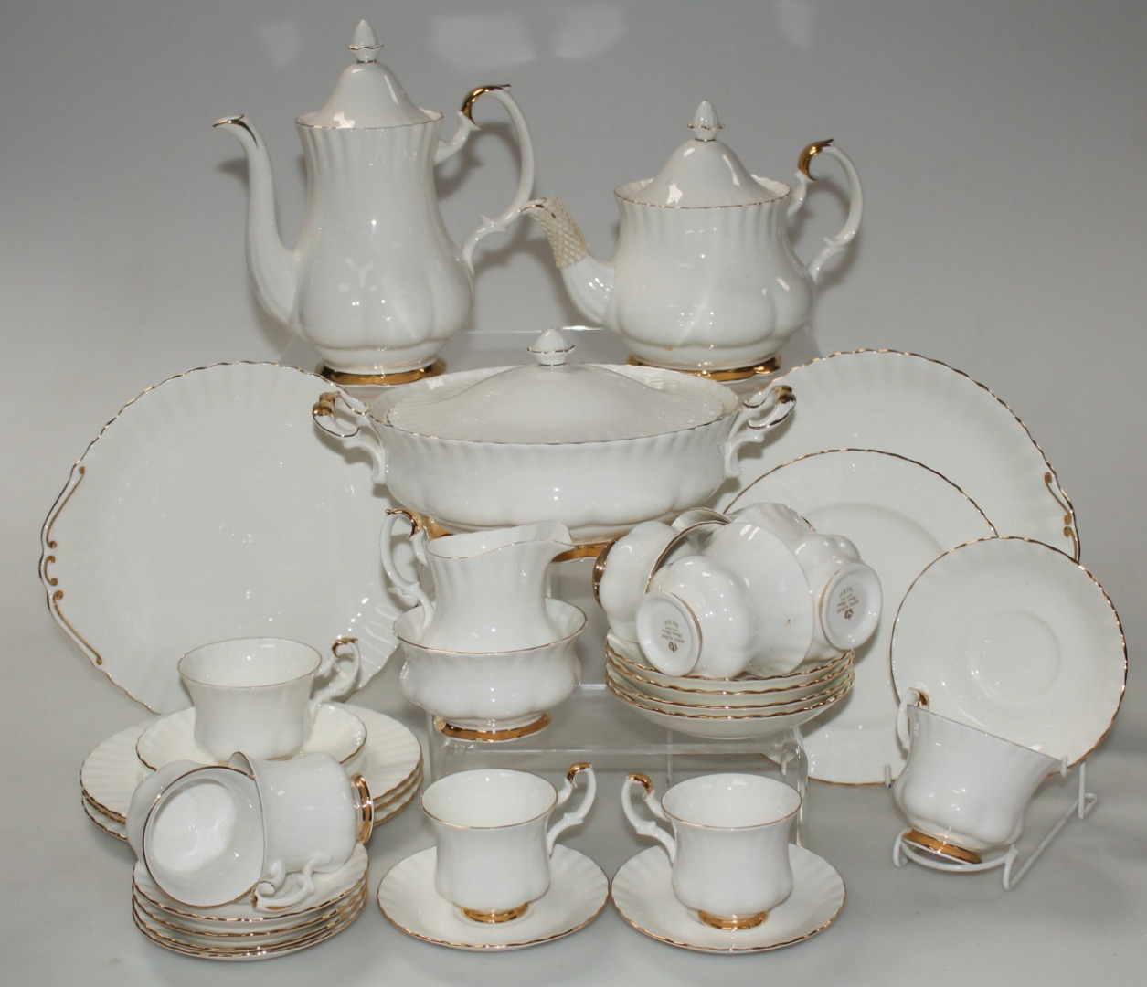 Appraisal: A Royal Albert Val D'or pattern part service to include