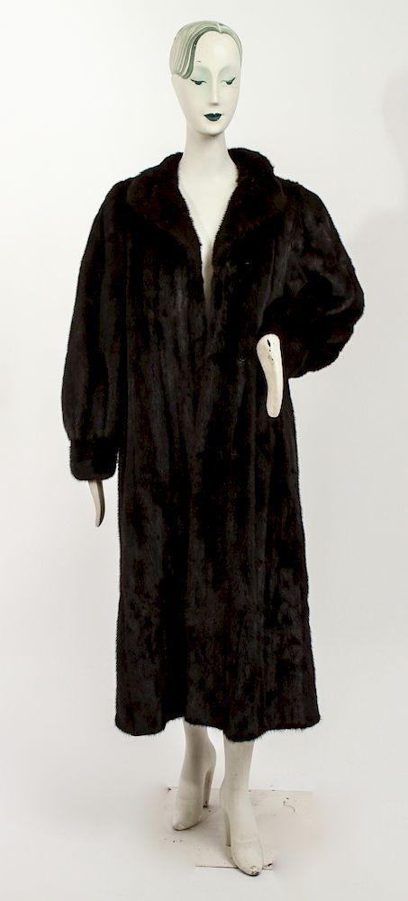 Appraisal: Ladies' Vintage Long Black Mink Fur Coat Ladies' vintage long