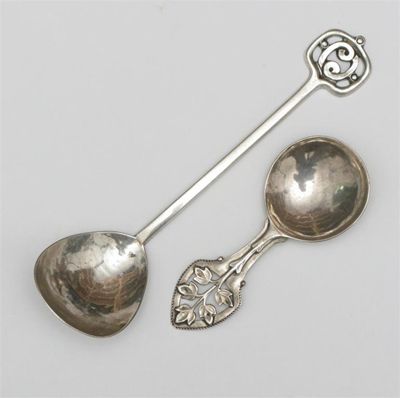 Appraisal: An A E Jones silver spoon hammered bowl and pierced